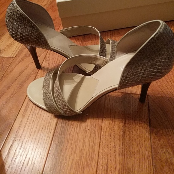 Sandals - Picture 3 of 5